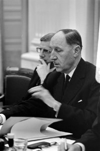 Tweede Kamer . Begroting Buitenlandse Zaken. Luns, Bestanddeelnr 923-2477