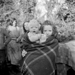 Twee zusjes uit een Tinker-familie, Bestanddeelnr 191-0830 photo