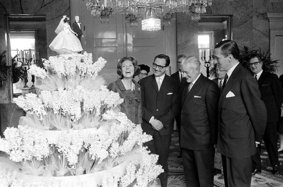 Tweede Geschenkendag voor prinses Beatrix en Claus op Paleis Soestdijk , nummer , Bestanddeelnr 918-8413