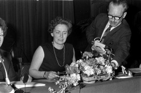 Tweedaagse Algemene Vergadering van de VVD in Groningen nr. 7 mevrouw van Some, Bestanddeelnr 922-2444