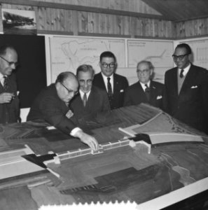 Tweedaags bezoek Minister De Quay aan Deltawerken Zeeland, Bestanddeelnr 910-8419