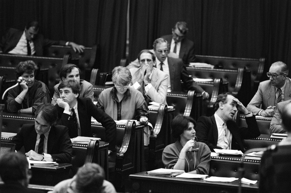 Tweede Kamer , algemene beschouwingen links Nijpels (VVD rechts De Vries (CDA) , Bestanddeelnr 933-4574
