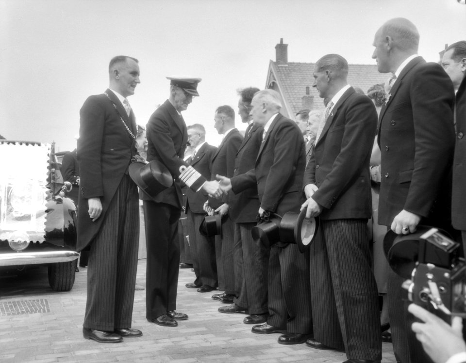 Tweede dag bezoek Koning Hakon aan Stavenisse, o.a. bezoek Hakonstraat, Bestanddeelnr 906-6625