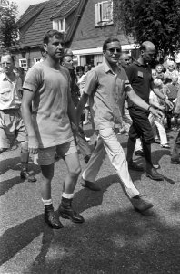 Tweede dag Vierdaagse Nijmegen. Claus wandelt, Bestanddeelnr 920-5433