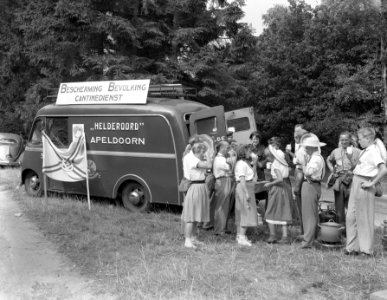 Tweede dag vierdaagse Apeldoorn, kantinewagen Helderoord, Bestanddeelnr 907-2544