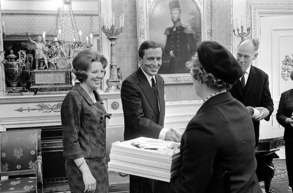 Tweede Geschenkendag voor prinses Beatrix en Claus op Paleis Soestdijk , nummer , Bestanddeelnr 918-8416