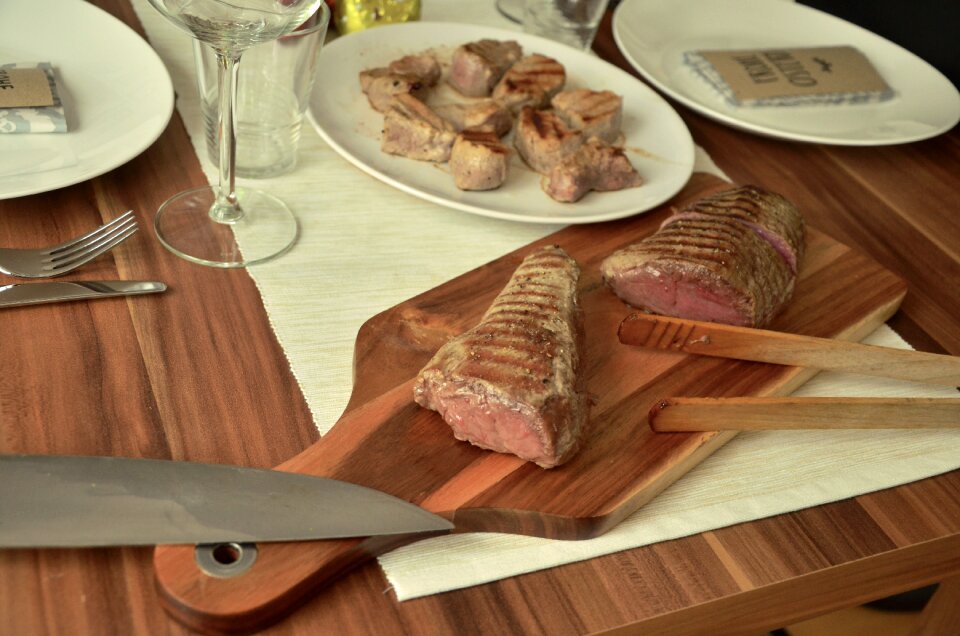 Eat cook piece of meat