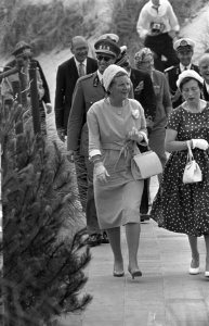 Tweede dag van het bezoek van Koning Boudewijn aan Noordwijk, Bestanddeelnr 910-5075