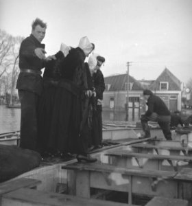 Tweede wereldoorlog, leger, bevrijding, overstromingen, bevolking, Bestanddeelnr 934-9803