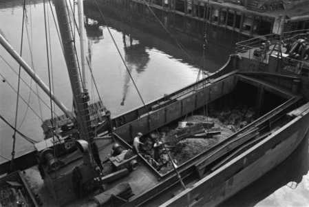 Tweede wereldoorlog, marine, koopvaardijvloten, kustvaarders, schroot, Groot-Bri, Bestanddeelnr 935-2819