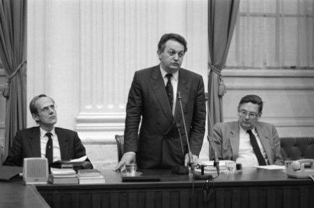 Tweede Kamer debat kernongeval Tsjernobyl vlnr ministers Winsemius, Braks en, Bestanddeelnr 933-6496