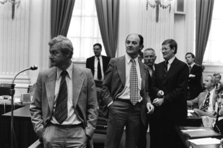 Tweede Kamer brief in verband met kerncentrales, van links naar rechts Andrie, Bestanddeelnr 928-6059