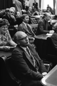 Tweede Kamer bezuinigingsnota, oud D66 kamerlid Nooteboom , nu eenmansfractie, Bestanddeelnr 928-6586