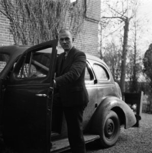 Tweede wereldoorlog, mannen, instappen, auto's, Bestanddeelnr 901-0044 photo
