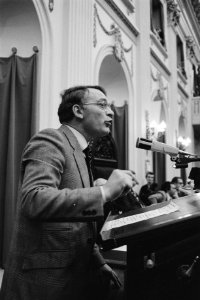 Tweede Kamer begroting O&W voor 1984 v.l.n.r. staatssecretaris Ginjaar , PvdA, Bestanddeelnr 932-8528