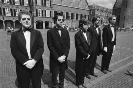 Tweede Kamer debat kernongeval Tsjernobyl stil protest op Binnenhof, Bestanddeelnr 933-6498