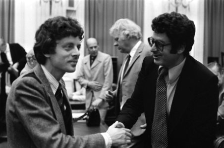 Tweede Kamer bijeen na zomerreces nr. 25 Van Thijn (1 rij links) met deel van P, Bestanddeelnr 929-3185