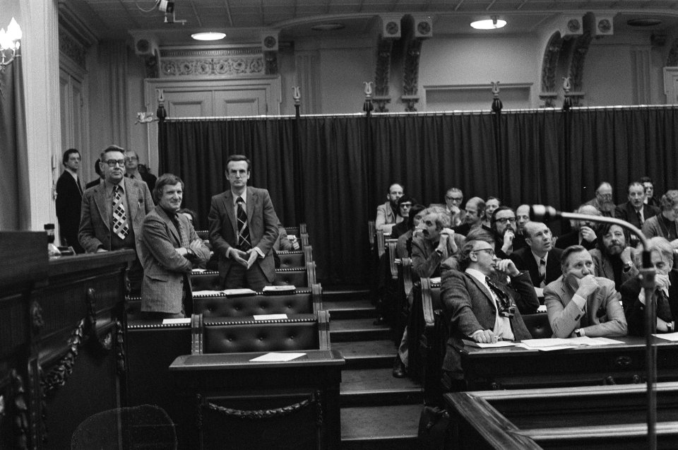 Tweede Kamer begroting minister Van Doorn (CRM) links DS70-fractie, Bestanddeelnr 927-7983