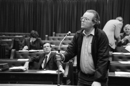 Tweede Kamer debat over herindeling Zuid-Limburg, Van Castricum (PvdA) aan het w, Bestanddeelnr 931-3254