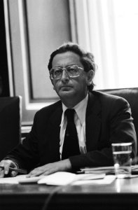 Tweede Kamer behandeld motie Duinker, Minister Pais, 10 maart 1981, Bestanddeelnr 931-3672