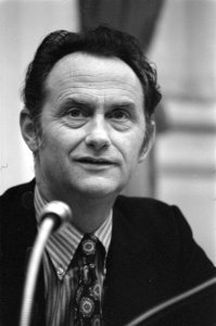 Tweede Kamer voor gelijke beloning, minister Boersma ( Sociale Zaken ) aan het w, Bestanddeelnr 927-6248