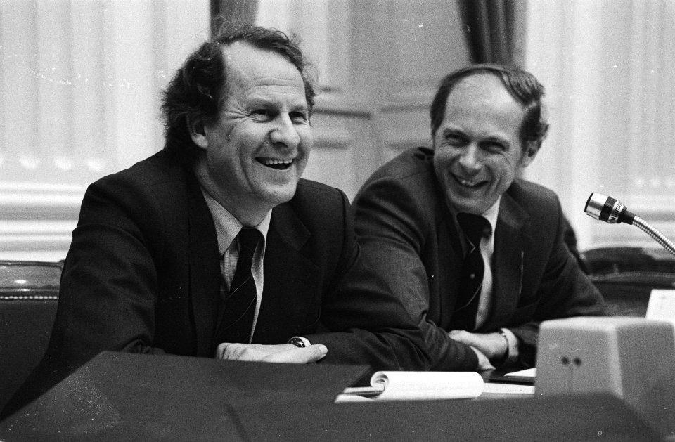 Tweede Kamer behandeling motie Duinker, Staatssecretaris Brokx (l) en Minister Beelaerts van Blokland, Bestanddeelnr 931-3666