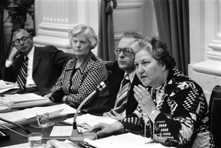 Tweede Kamer behandeling initiatiefwetsontwerpen abortus v.l.n.r. Lamberts, V, Bestanddeelnr 928-7832