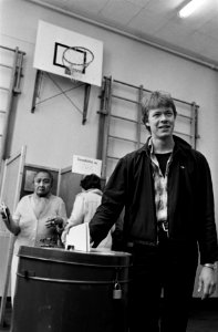 Tweede Kamer verkiezingen 1981 jongeren stemmen in Amsterdam, Bestanddeelnr 931-5092