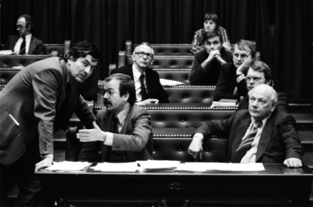 Tweede Kamer verklaring over UCN-project door Van de Klaauw (BZ), Lubbers (l) bi, Bestanddeelnr 929-6147