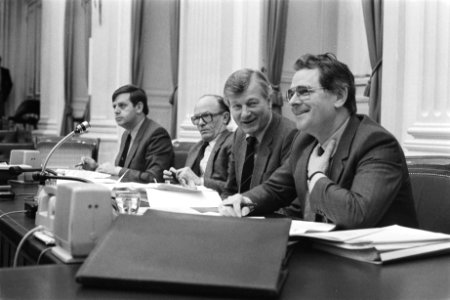 Tweede Kamer vaststelling kortingswetjes staatssecr. Hoekzema , minister Rietk, Bestanddeelnr 932-8080