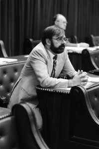 Tweede Kamer Pronk met baard, Bestanddeelnr 929-8763