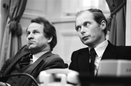 Tweede Kamer Volkshuisvesting minister Beelaerts van Blokland en staatssecretar, Bestanddeelnr 929-5862