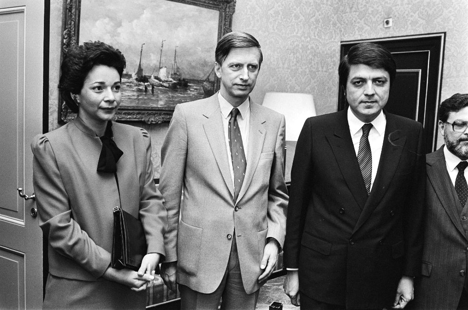 Tweede Kamervoorzitter Dolman (m) ontving vandaag Nora Astorga (vice minister Bu, Bestanddeelnr 932-1362