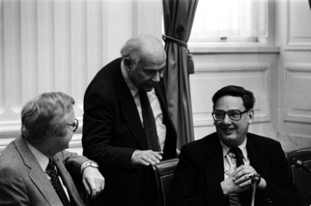 Tweede kamer wet investeringsrekeing (WIR) Den Uyl (m) en Andriessen (l) en Van, Bestanddeelnr 929-7071