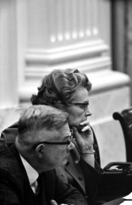 Tweede Kamer stemmen over laatste moties van begroting CRM. Minister Klompe (rec, Bestanddeelnr 923-0831