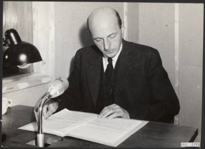 Tweede wereldoorlog, ministers, portretten, radiolezingen, Bestanddeelnr 083-1395