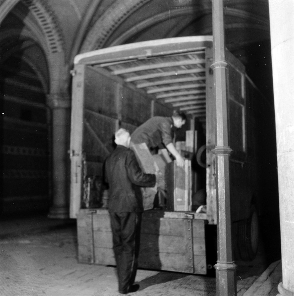 Tweede wereldoorlog, schilderijen, musea, transporten, Bestanddeelnr 901-0100