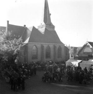 Tweede wereldoorlog, menigten, kerken, Bestanddeelnr 901-0004