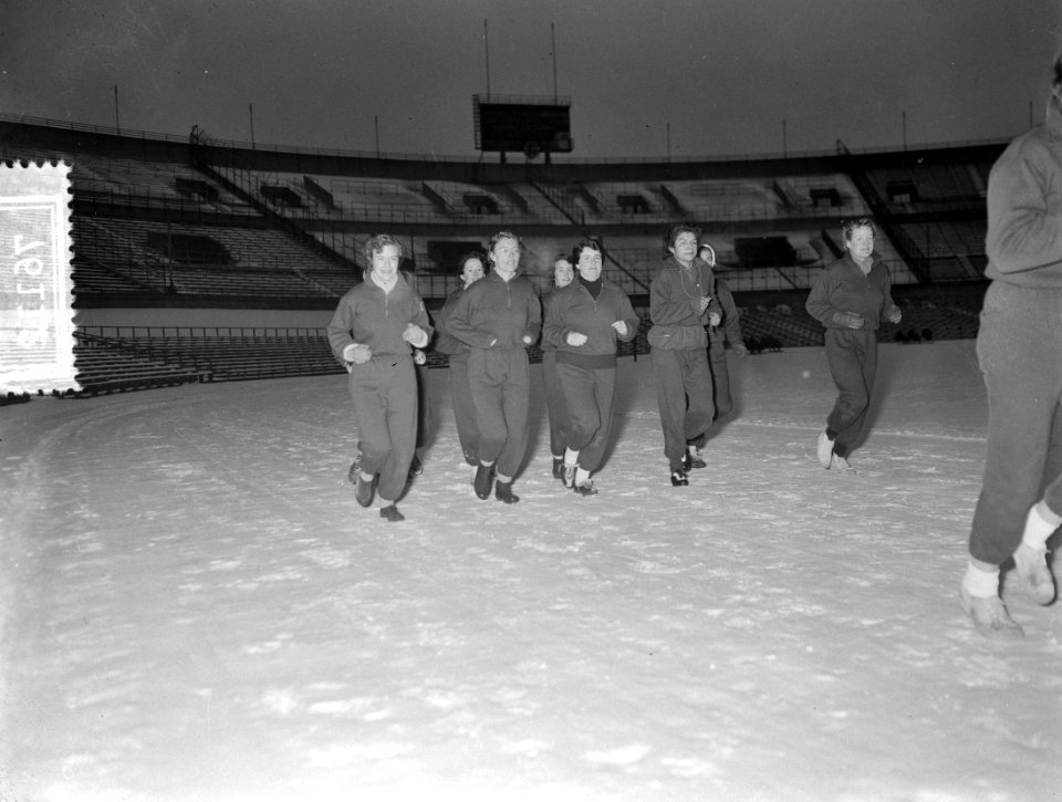 Training dames Hockeyploeg Amsterdam, Bestanddeelnr 907-6112