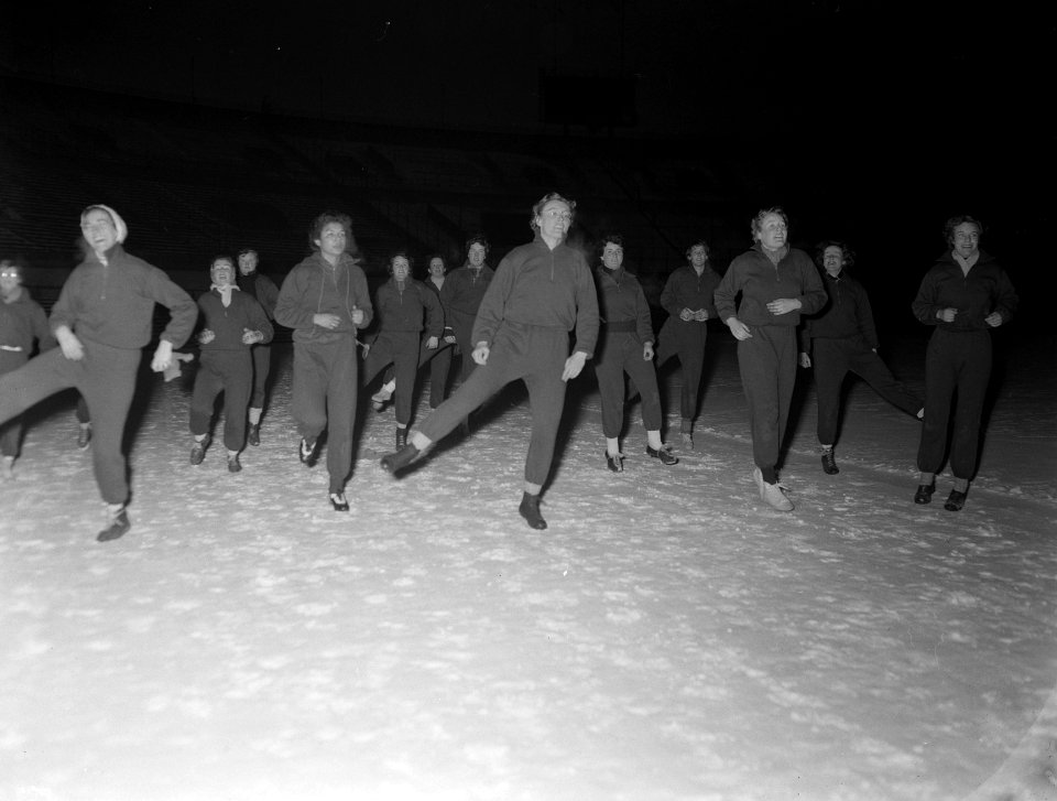 Training dames Hockeyploeg Amsterdam, Bestanddeelnr 907-6113