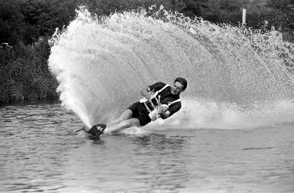 Training Europese Kampioenschappen Waterski op Bosbaan. Norbert Mayer in aktie, Bestanddeelnr 920-5835
