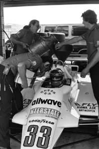 Training Grand Prix van Zandvoort Jan Lammers (in auto, Bestanddeelnr 932-2326
