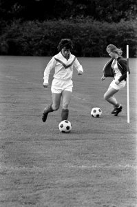Training nationaal dames-voetbalelftal in Zeist, dames tijdens de training, Bestanddeelnr 926-7071