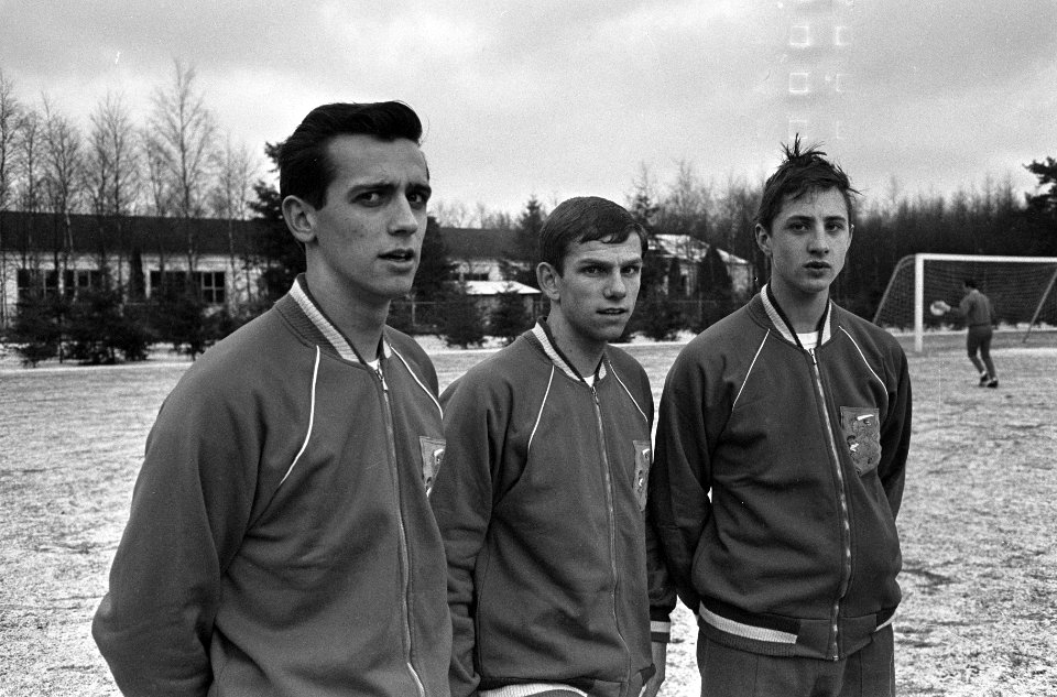 Training Nederlands Elftal, de drie nieuwelingen, v.l.n.r Willy van der Kuylen, , Bestanddeelnr 918-6704