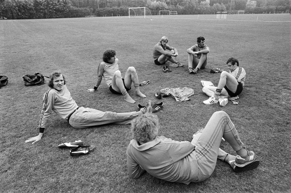 Training Nederlands elftal, Bestanddeelnr 929-7320