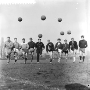 Training Nederlands Bondselftal in het Olympisch Stadion te Amsterdam, Bestanddeelnr 911-1164