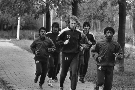 Training Feijenoord ivm Uefa-Cup-wedstrijd tegen Borussia Mönchen-Gladbach midd, Bestanddeelnr 933-8035