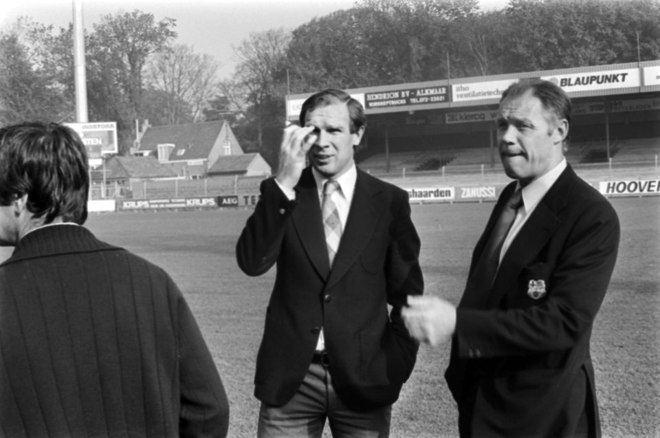 Training FC Barcelona ivm Europacupwedstrijd tegen AZ '67 Hans Kraay (l) in , Bestanddeelnr 929-3959