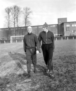 Training Ajax, voor wedstrijd tegen Feyenoord, links Johan Cruijff en Piet Keize, Bestanddeelnr 918-6474