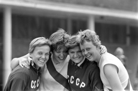 Training Europese roeikampioenschappen op de Bosbaan, de Russische deelnemers, Bestanddeelnr 916-7004